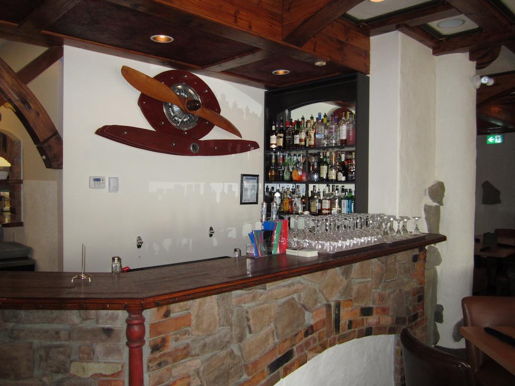 The Pine Inn Chetwynd Exterior foto