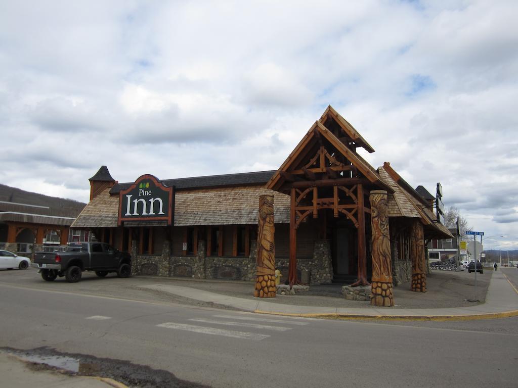 The Pine Inn Chetwynd Exterior foto